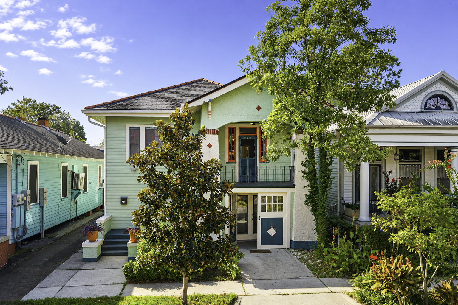 Property main image