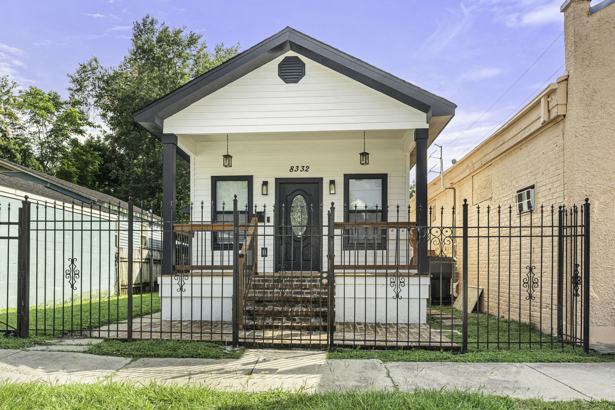 8332 Apple Street